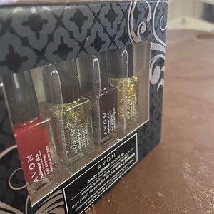Avon Pretty Polished Mini Nail Set